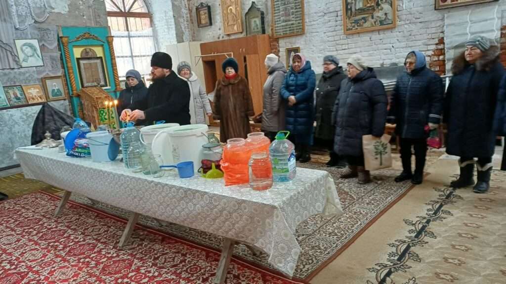 IMG_0792-1024x576 Великое освящение воды на приходе